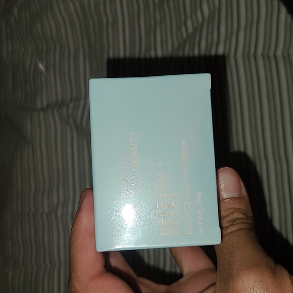 GLOW ON 5TH REFRESH + RESET Brightening Mud Mask - Picture 3 of 4